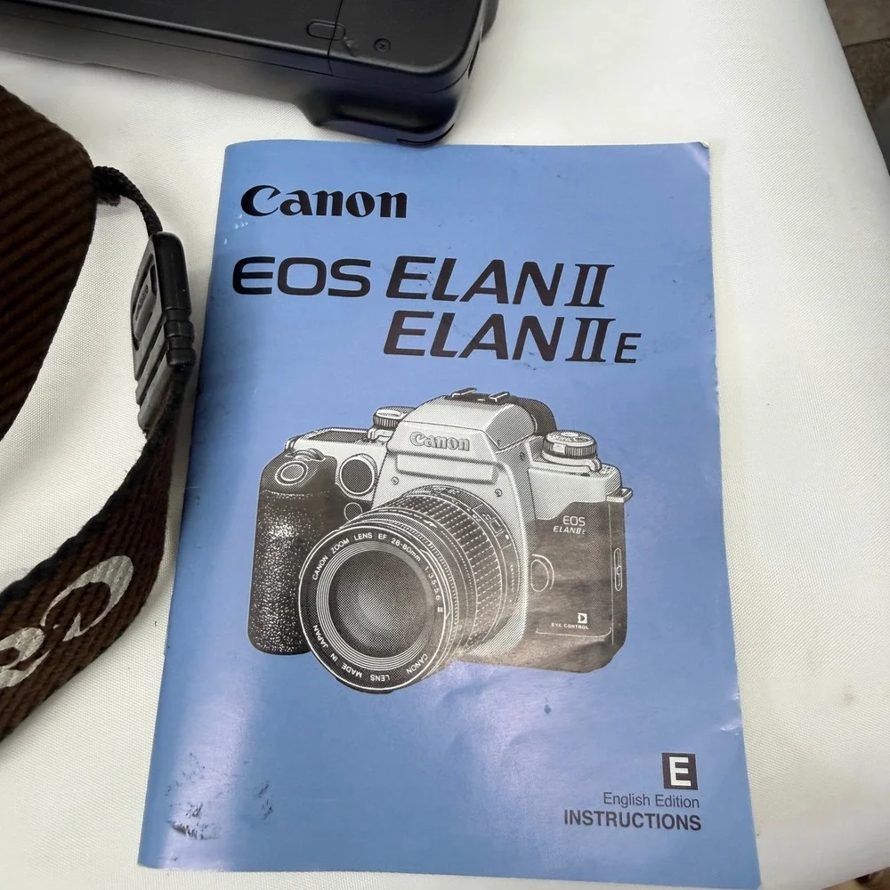 Canon EOS Elan II E 35mm SLR Film Camera 28-80mm Lens BP-50 Battery Pack Japan